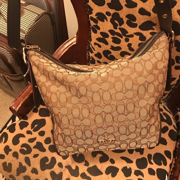 Coach Signature Duffle - Picture 3 of 6